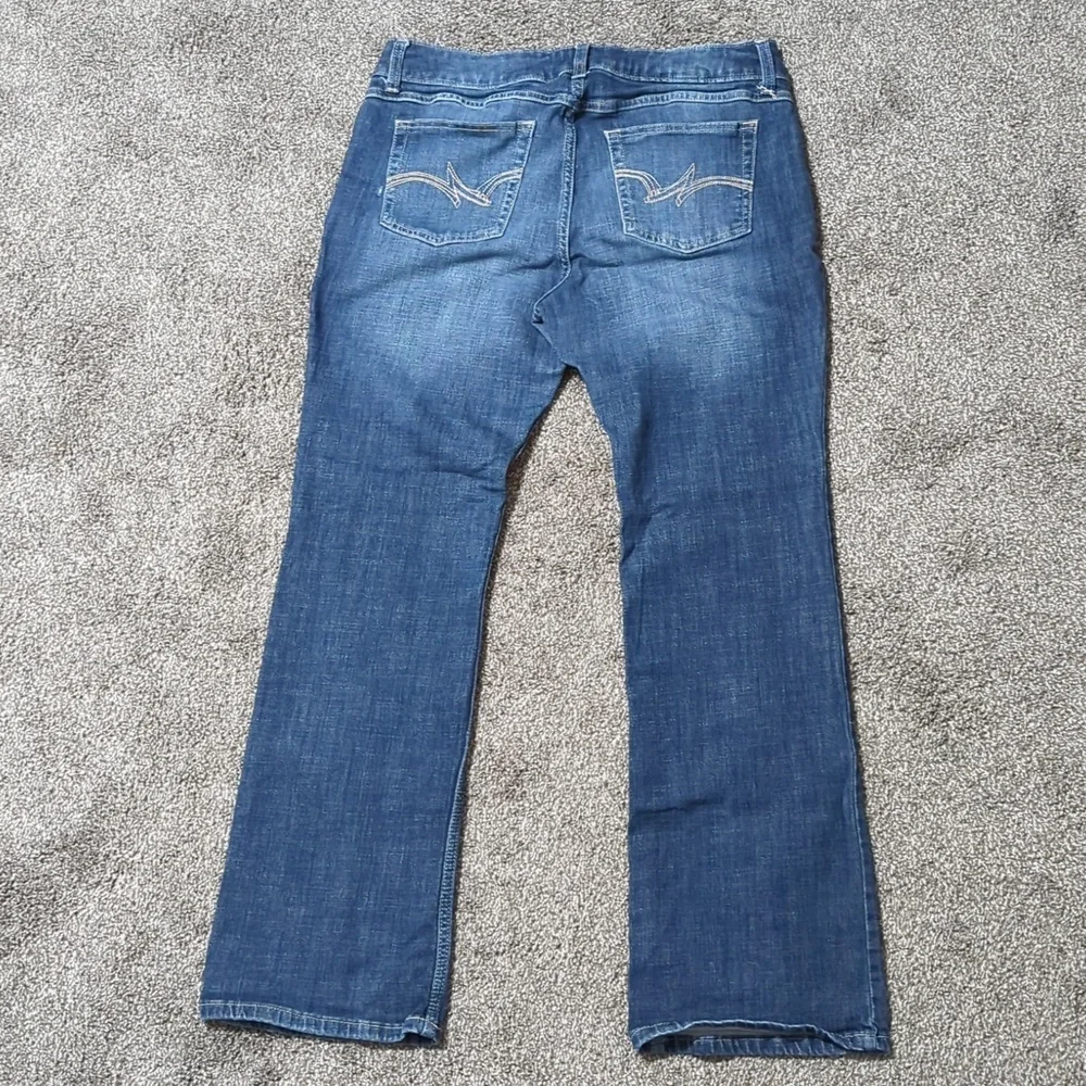 Jeans - Picture 2 of 4